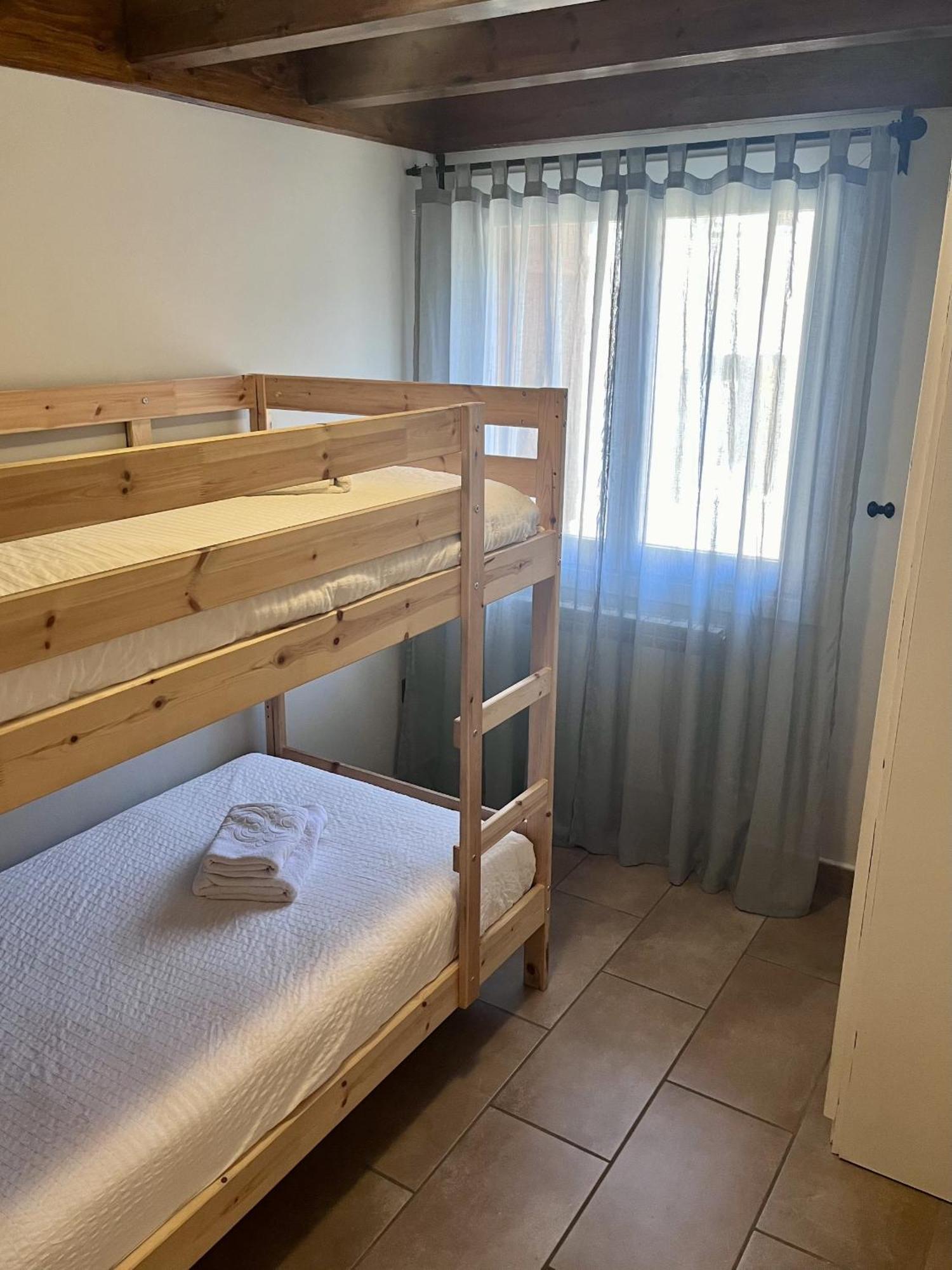 Apartamentos Blasco Tramacastilla de Tena Esterno foto