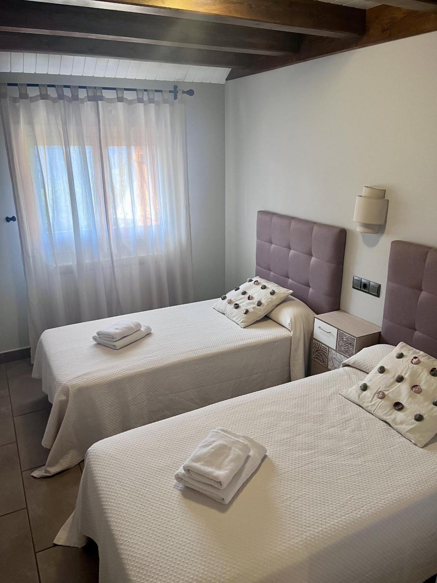 Apartamentos Blasco Tramacastilla de Tena Esterno foto
