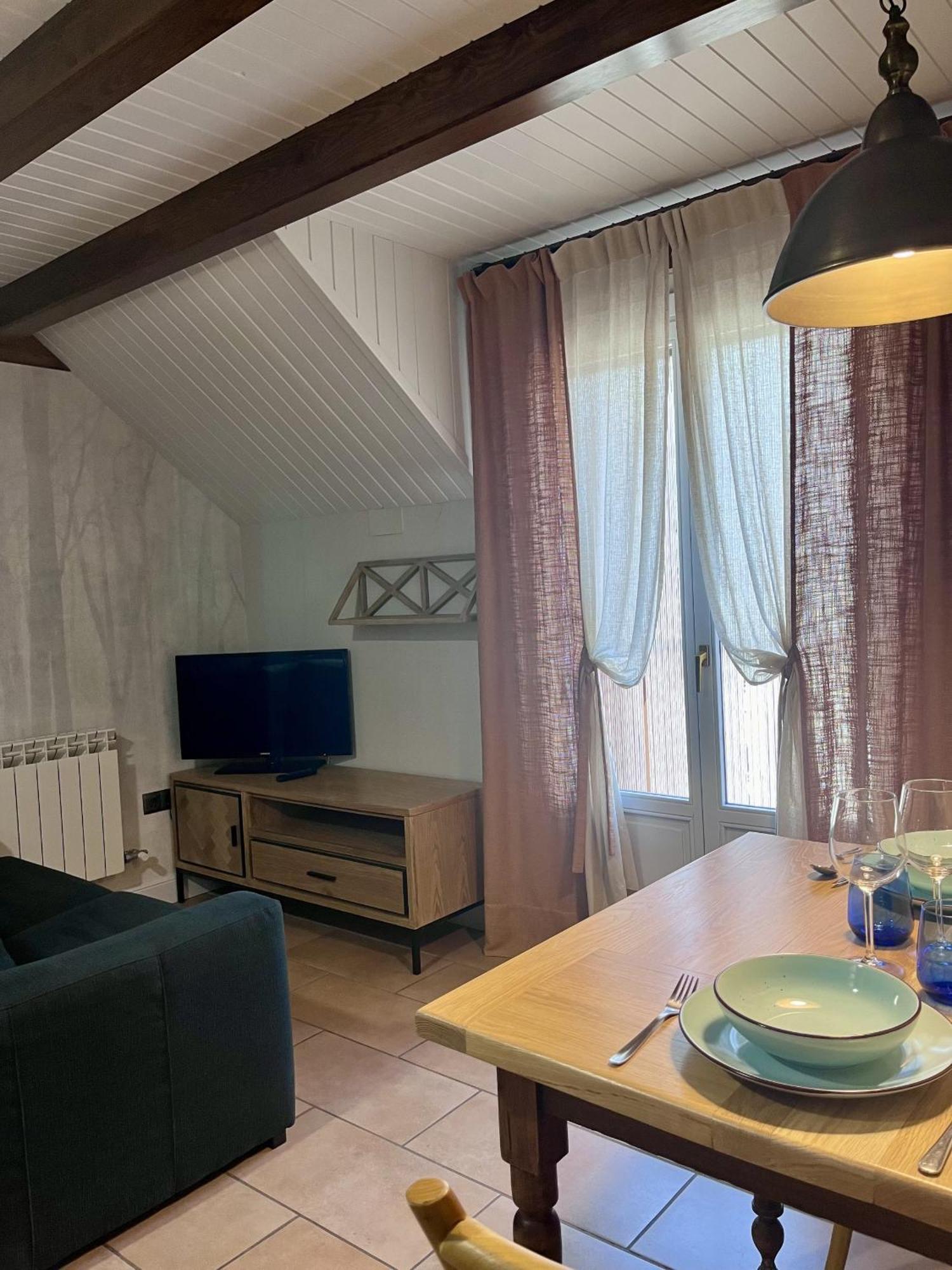 Apartamentos Blasco Tramacastilla de Tena Esterno foto