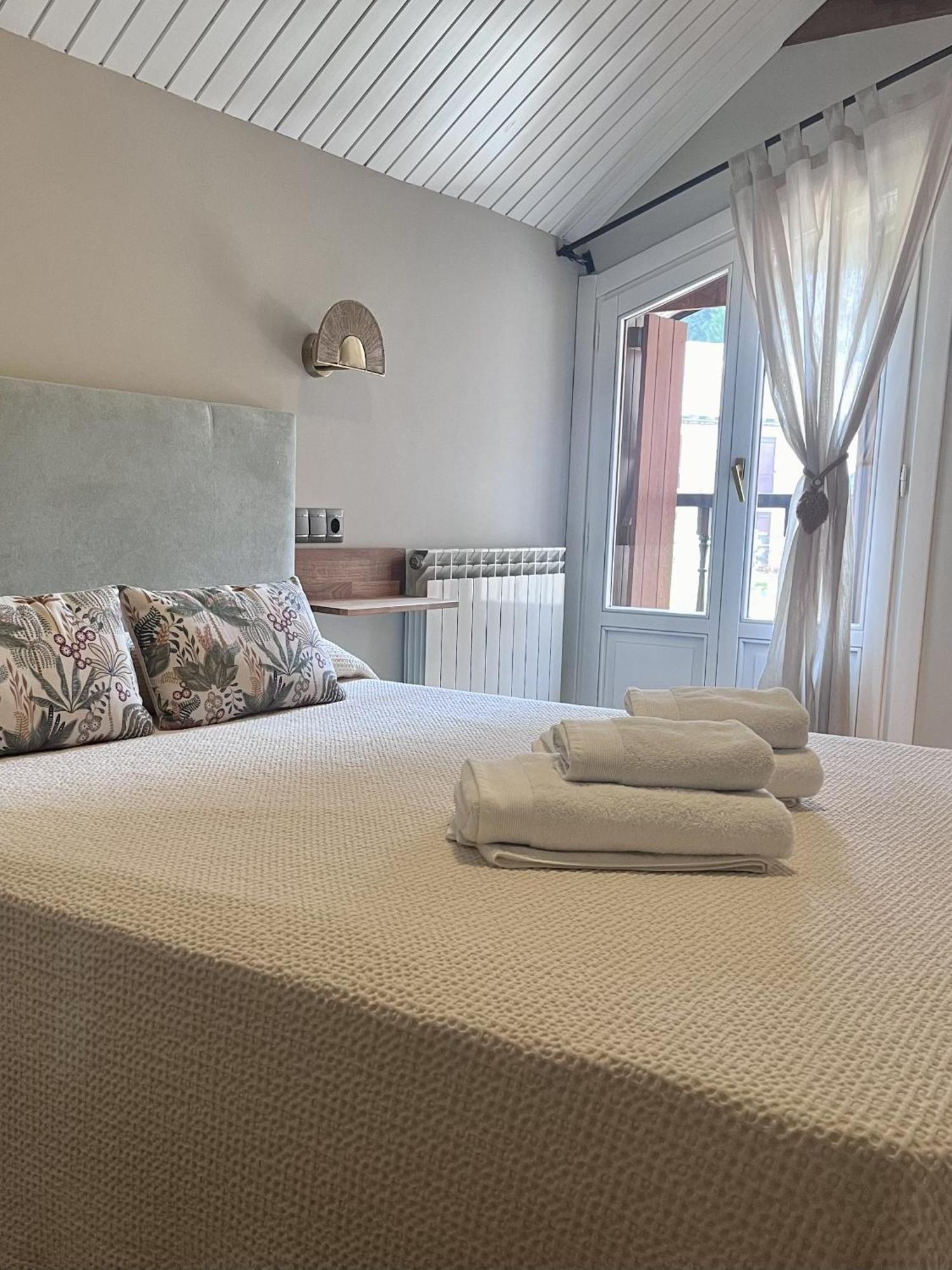 Apartamentos Blasco Tramacastilla de Tena Esterno foto